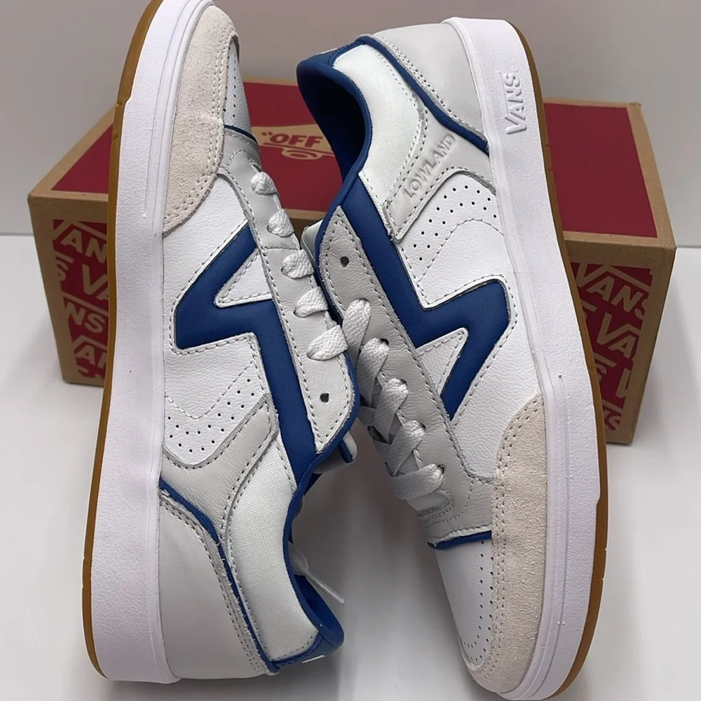 Vans WMNS Lowland Cc Jmp R
Court Navy/White
VN0007P2NAV
Sneakers - Picture 11 of 16